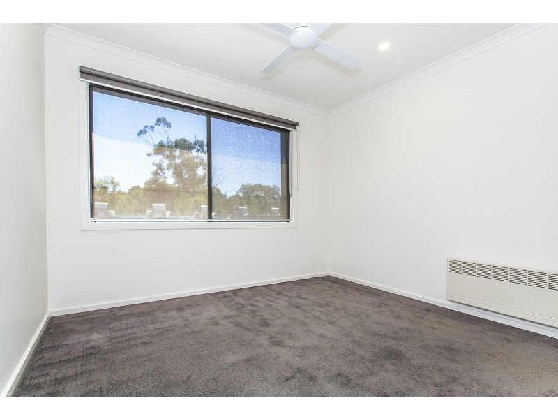 35a Cambridge Road, Mooroolbark VIC 3138