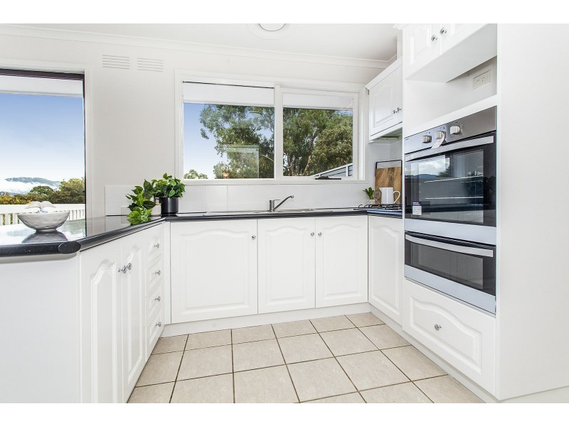 6 Coolaroo Court, Mooroolbark VIC 3138