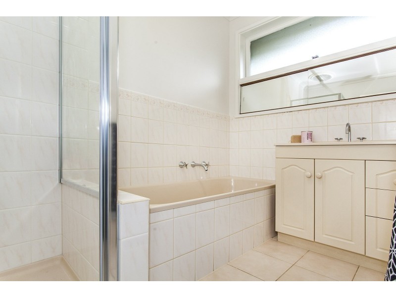 6 Coolaroo Court, Mooroolbark VIC 3138