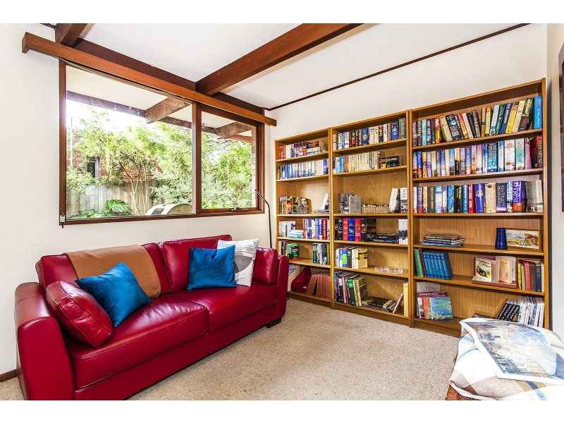 15 Summit Crescent, Ringwood North VIC 3134