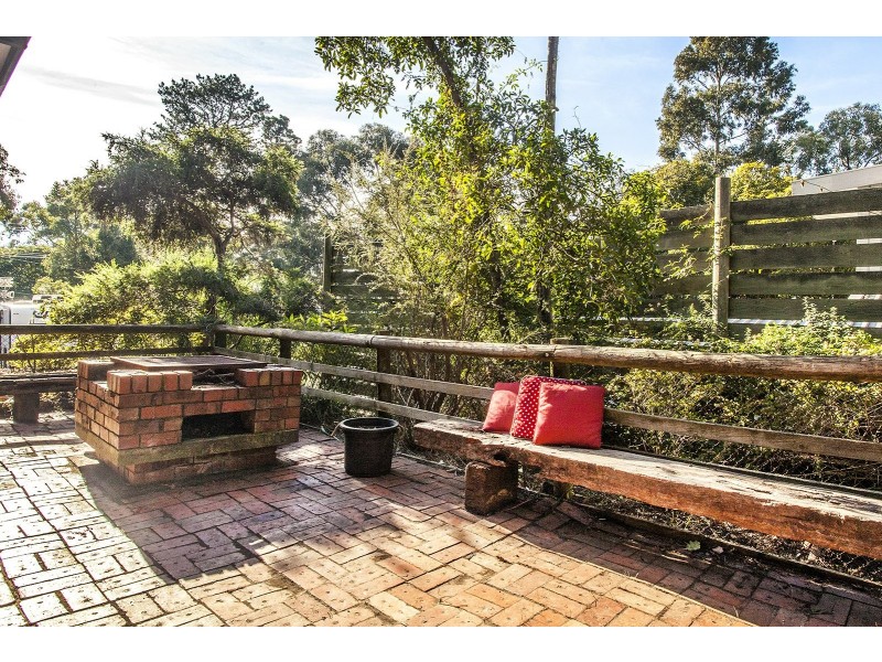 15 Summit Crescent, Ringwood North VIC 3134