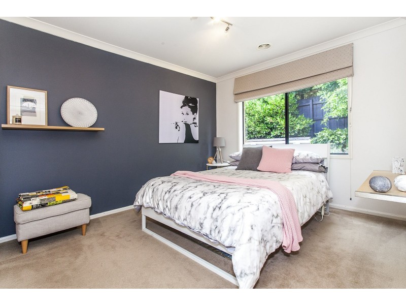 6 Regent Avenue, Mooroolbark VIC 3138