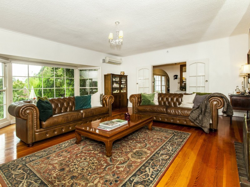 27 Cambridge Road, Mooroolbark VIC 3138