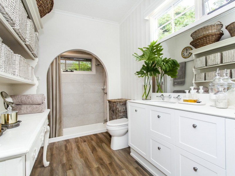 27 Cambridge Road, Mooroolbark VIC 3138