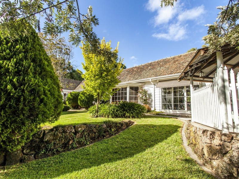 27 Cambridge Road, Mooroolbark VIC 3138