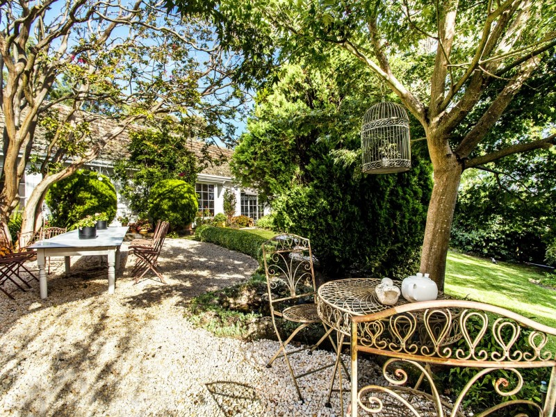 27 Cambridge Road, Mooroolbark VIC 3138