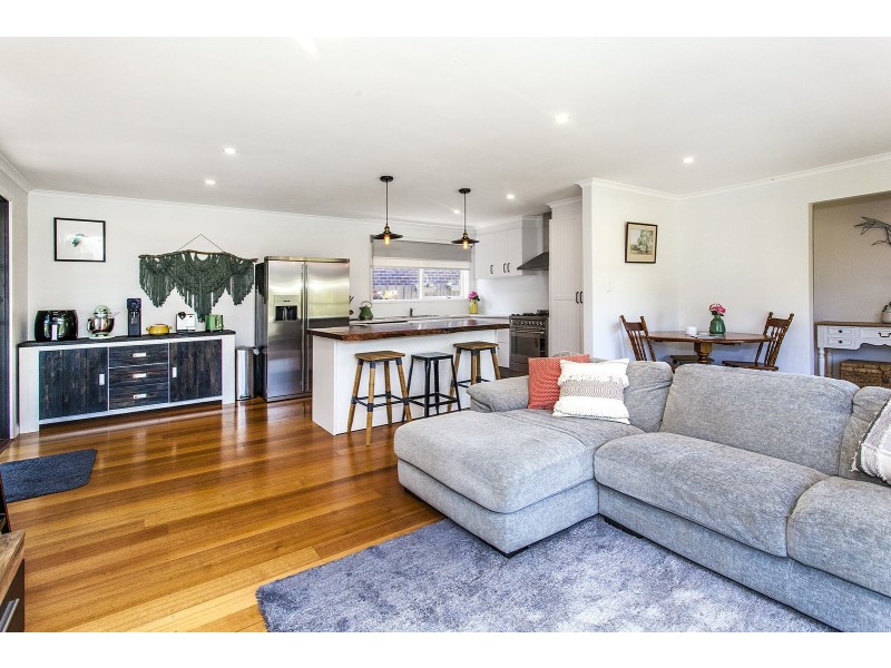 2 Harvest Drive, Chirnside Park VIC 3116