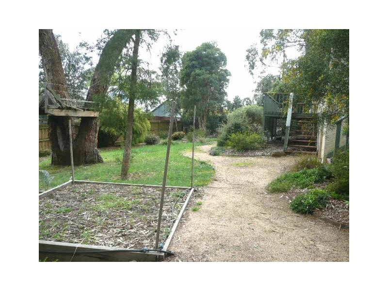 22 Currawong Road, Montrose VIC 3765