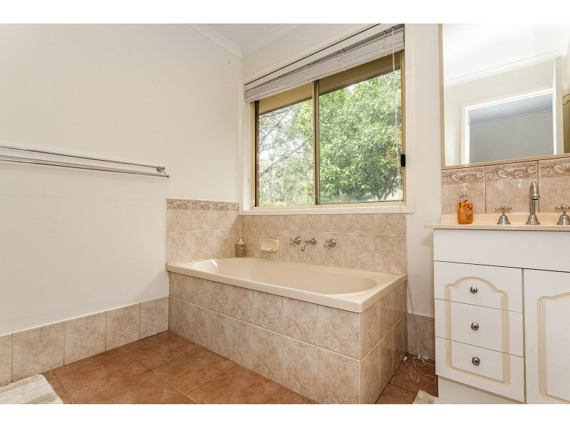 16 Skye Court, Bayswater North VIC 3153