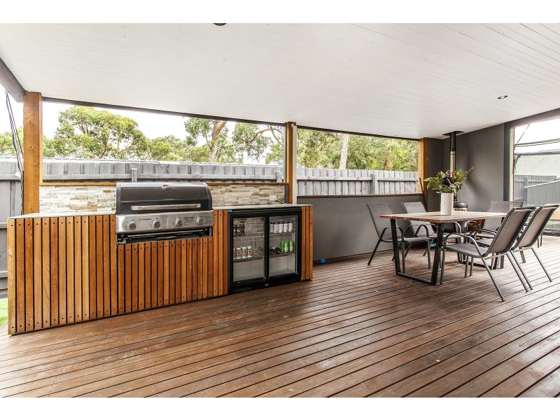 4 Robyns Way, Montrose VIC 3765