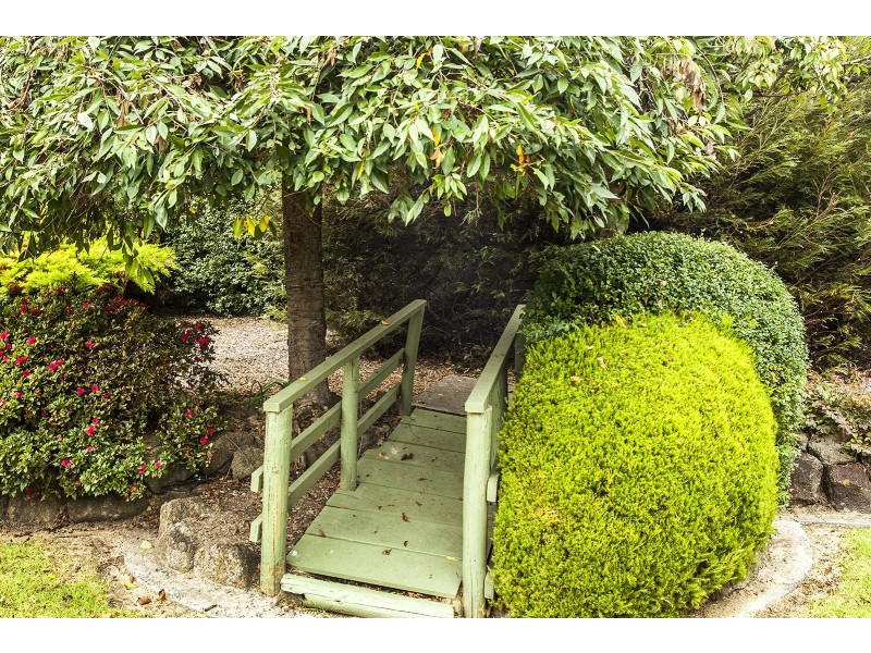 51 Lockhart Road, Ringwood North VIC 3134