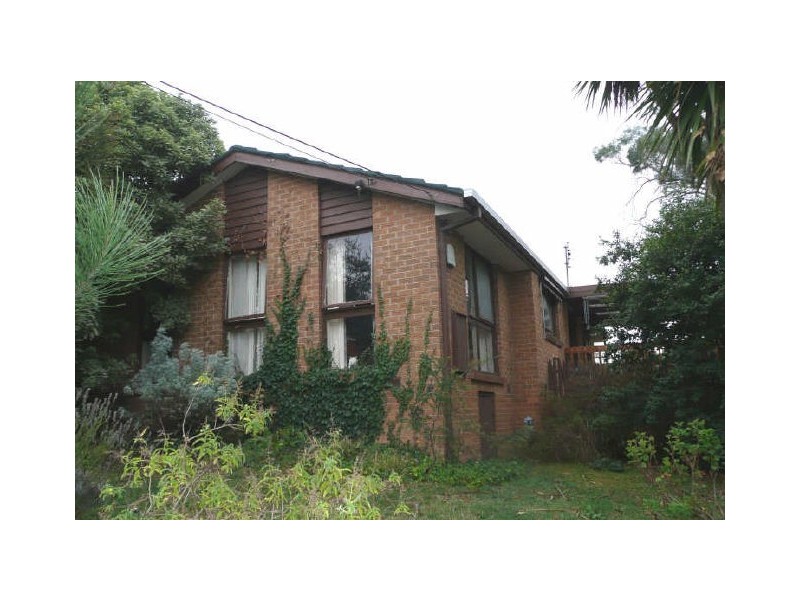 15 Corrong Crescent, Mooroolbark VIC 3138