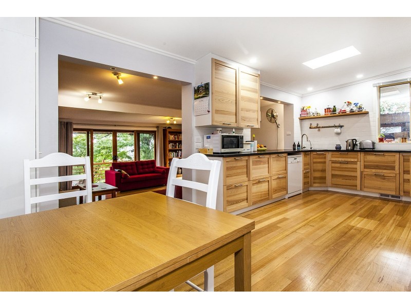 21 Woodville Road, Mooroolbark VIC 3138