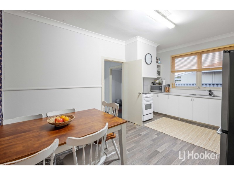 16a Diane Crescent, Mooroolbark VIC 3138