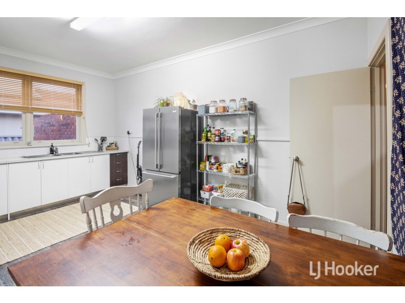 16a Diane Crescent, Mooroolbark VIC 3138