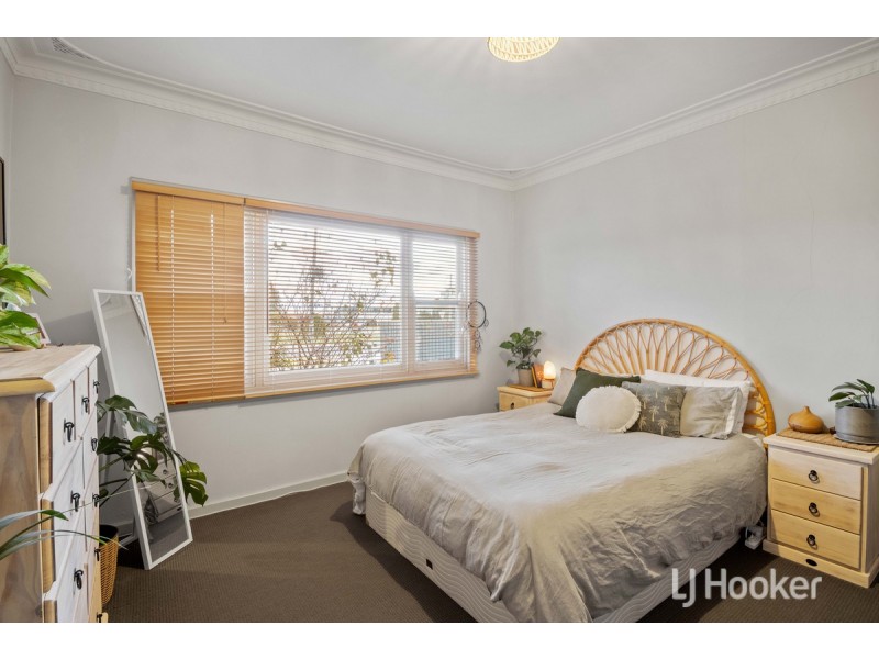 16a Diane Crescent, Mooroolbark VIC 3138