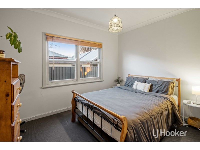 16a Diane Crescent, Mooroolbark VIC 3138