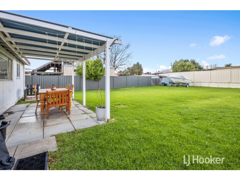 16a Diane Crescent, Mooroolbark VIC 3138