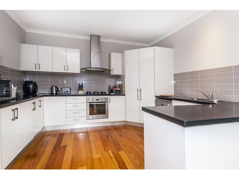 16a Diane Crescent, Mooroolbark VIC 3138