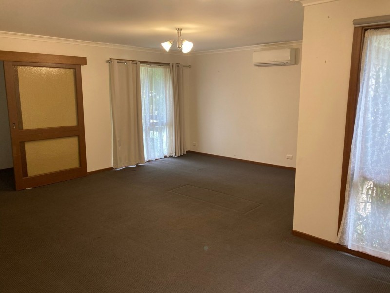 6 Statesman Crescent, Mooroolbark VIC 3138