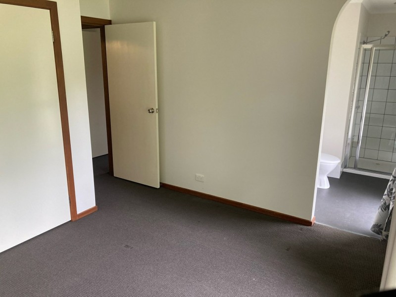 6 Statesman Crescent, Mooroolbark VIC 3138