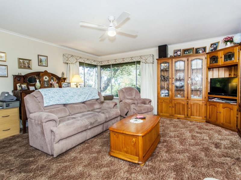29 Russell Avenue, Mooroolbark VIC 3138