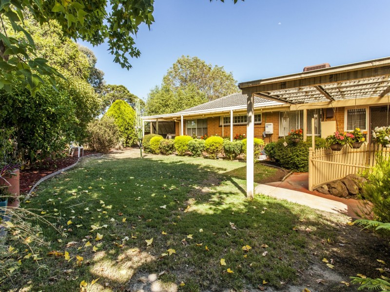 29 Russell Avenue, Mooroolbark VIC 3138