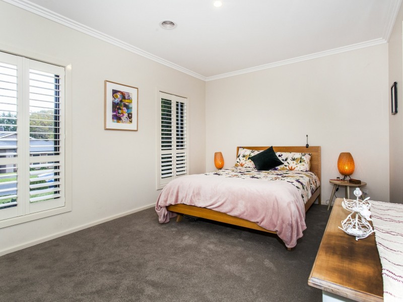 28 Tudor Drive, Mooroolbark VIC 3138
