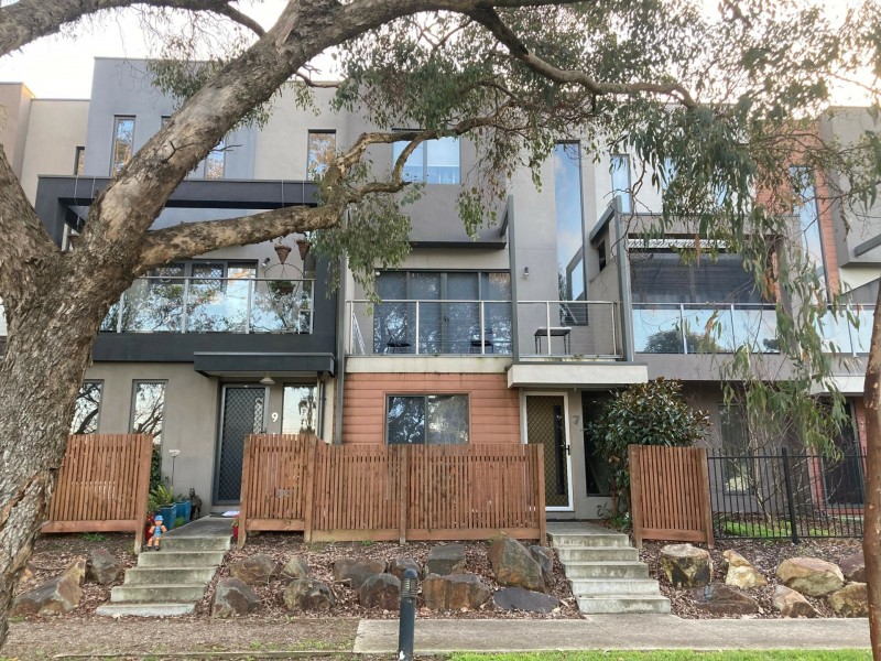 7 Lithgow Way, Mooroolbark VIC 3138