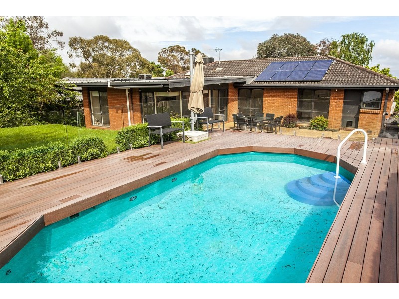 16 Nevados Street, Mooroolbark VIC 3138