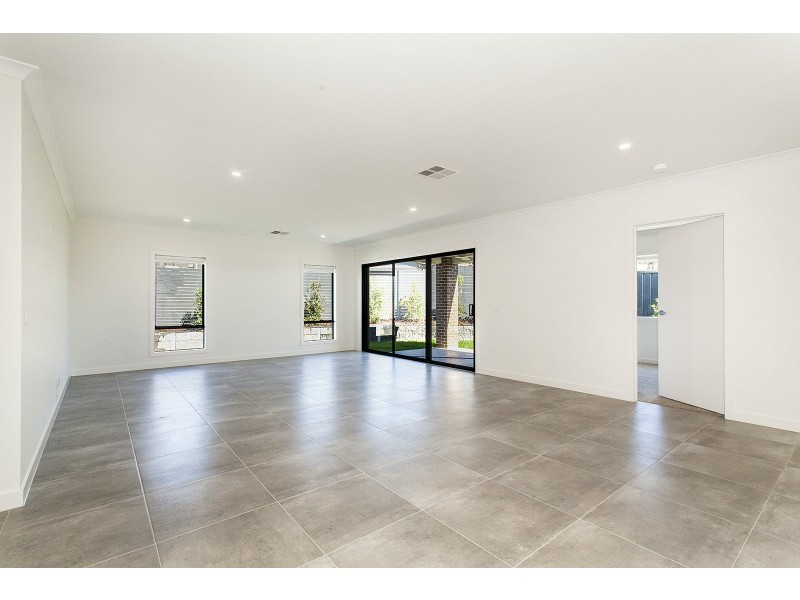 2 Janson Place, Lilydale VIC 3140