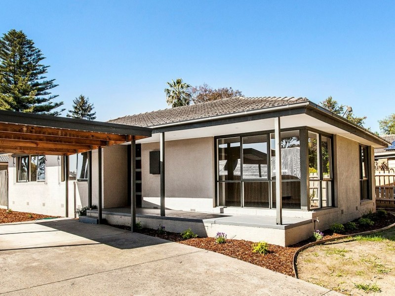 61 Landstrom Quadrant, Kilsyth VIC 3137