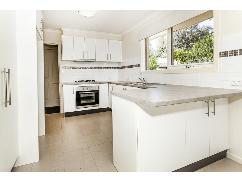 61 Landstrom Quadrant, Kilsyth VIC 3137