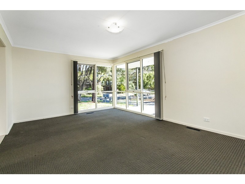 61 Landstrom Quadrant, Kilsyth VIC 3137