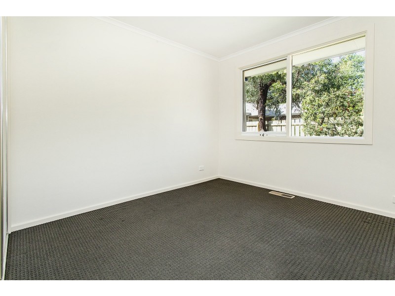 61 Landstrom Quadrant, Kilsyth VIC 3137