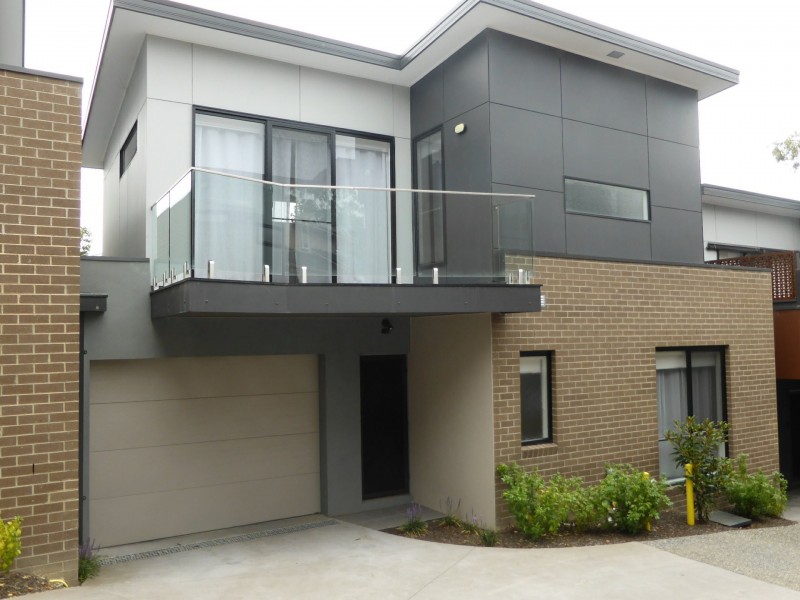 4 Portofino Close, Mooroolbark VIC 3138