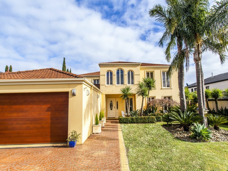 74 Blue Ridge Drive, Mooroolbark VIC 3138