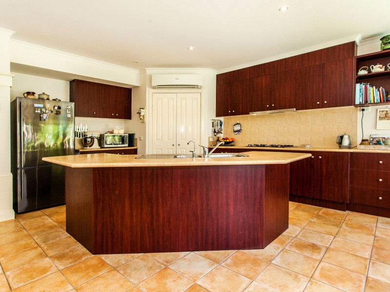 74 Blue Ridge Drive, Mooroolbark VIC 3138