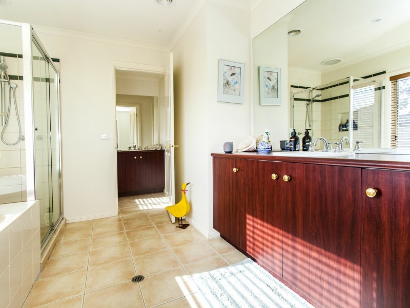 74 Blue Ridge Drive, Mooroolbark VIC 3138
