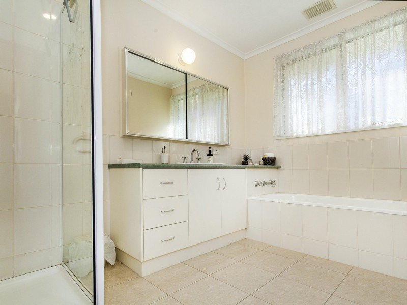 1/16 Bristol Crescent, Lilydale VIC 3140