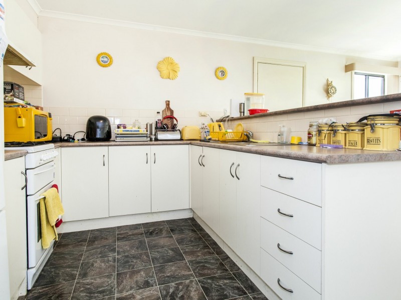 2/1 Pine Crescent, Boronia VIC 3155