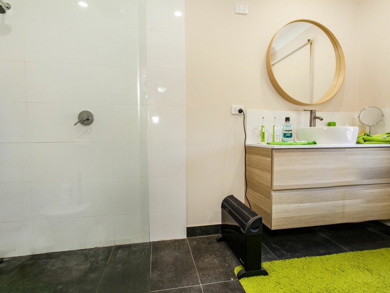 2/1 Pine Crescent, Boronia VIC 3155