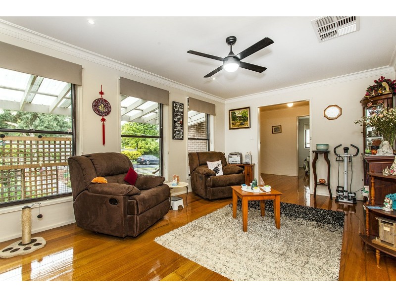 49 Meadowlark Lane, Mooroolbark VIC 3138