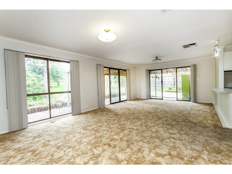 25 Glen Dhu Road, Kilsyth VIC 3137