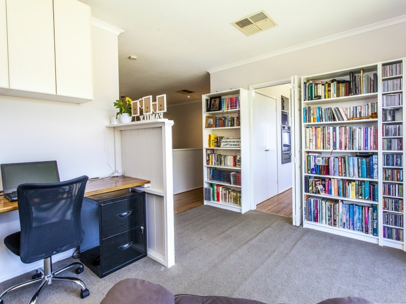 24 Landscape Drive, Mooroolbark VIC 3138