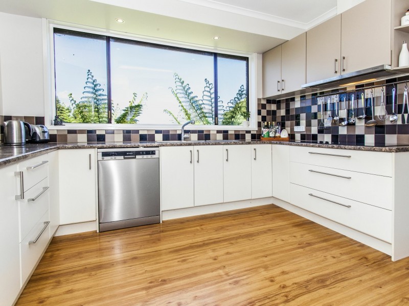24 Landscape Drive, Mooroolbark VIC 3138