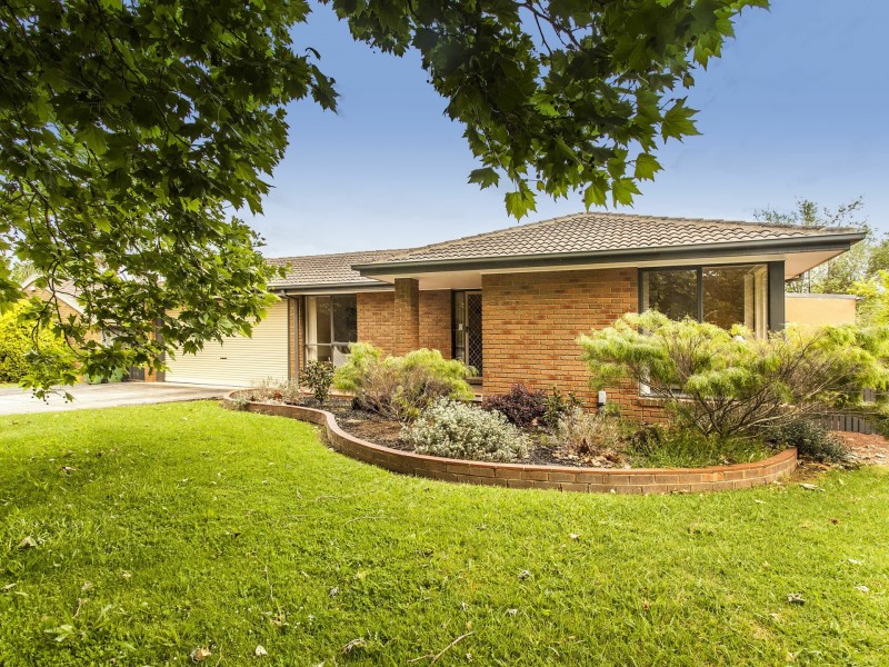 24 Summerhill Park Drive, Mooroolbark VIC 3138