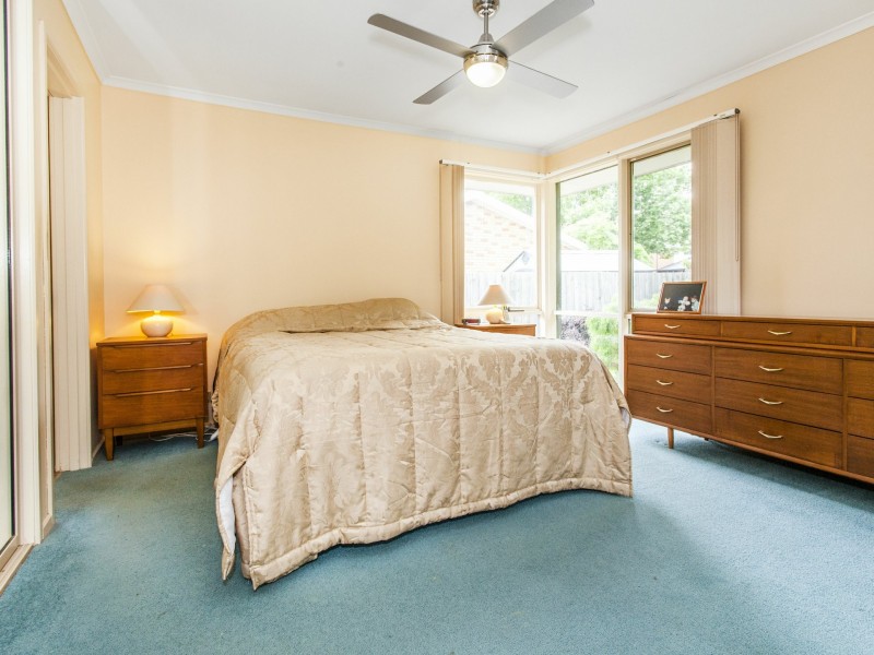 24 Summerhill Park Drive, Mooroolbark VIC 3138