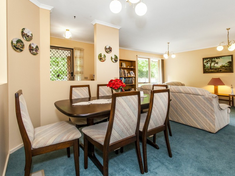 24 Summerhill Park Drive, Mooroolbark VIC 3138