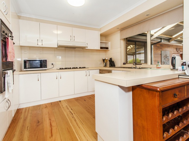 24 Summerhill Park Drive, Mooroolbark VIC 3138